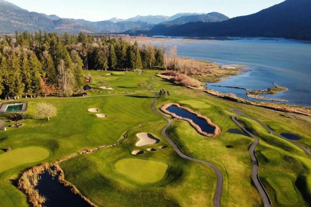 Lake Time Harrison Harrison Hot Springs Exterior photo